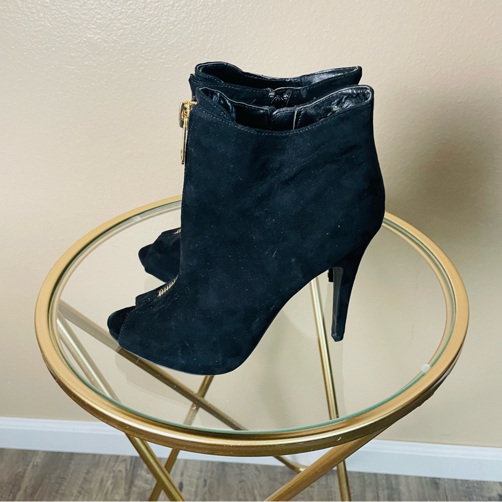 Guess Black Suede High Heels Peep Toe 4 Inch Zip Up Open Toe Heels 8 M New - Picture 6 of 10